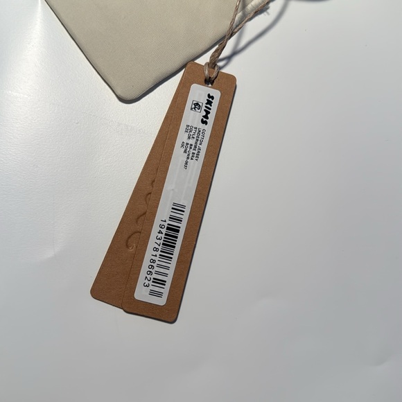 SKIMS White Bra, Size 40C - Picture 3 of 5